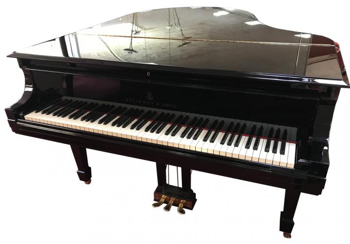  Piano \u00e0 queue Steinway &amp; Sons M170