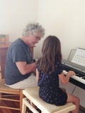 Donne cours de piano \/ clavier pour enfants et adultes